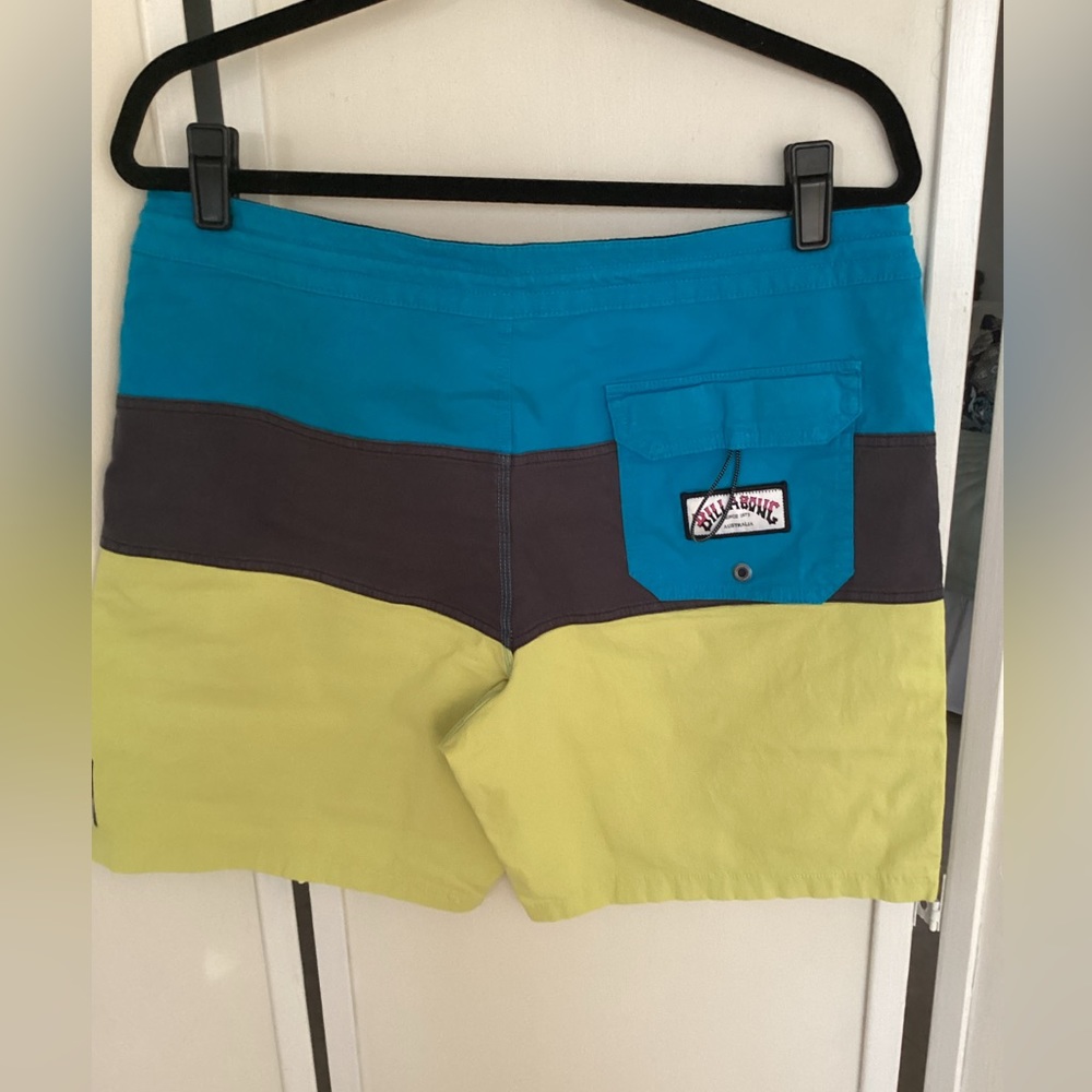 BILLABONG boardshorts swim 33 waist EUC